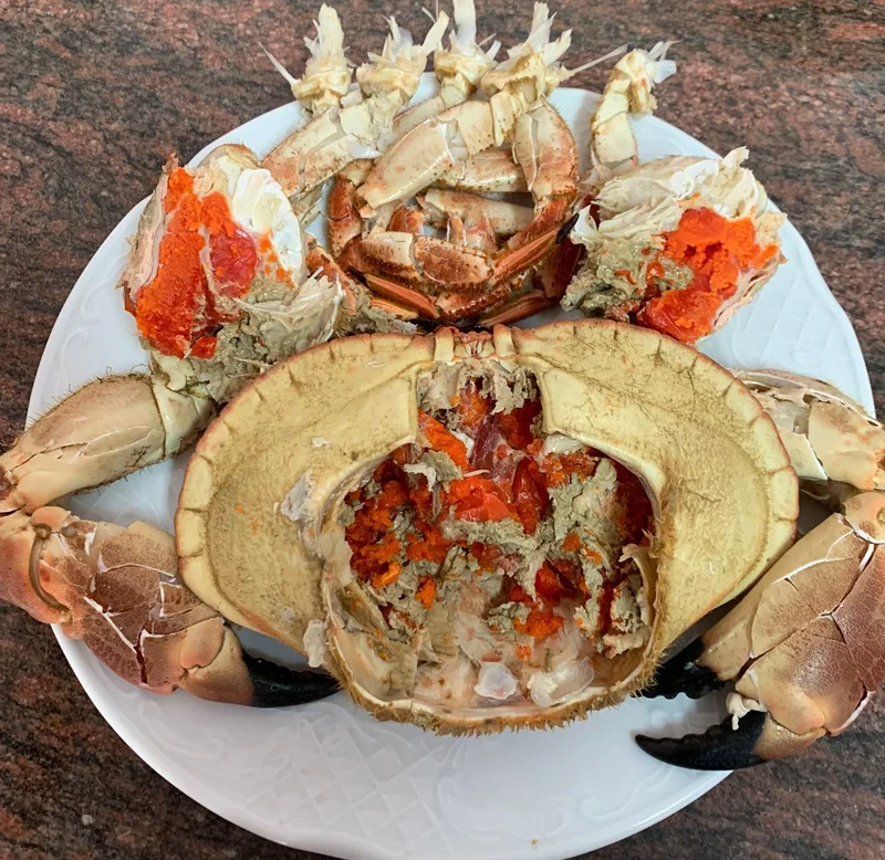 Buey de mar cocido entero, abierto y con su coral, de Congelados Fernando